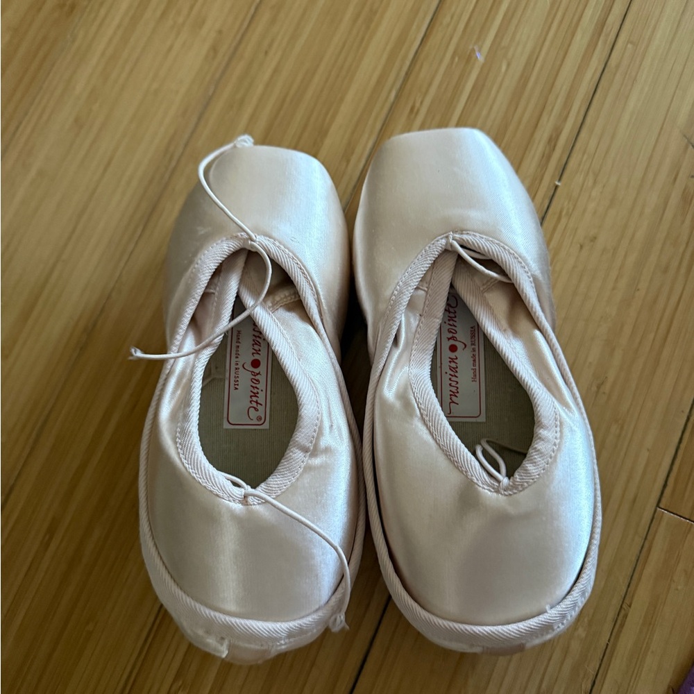 Russian Pointe, Brava